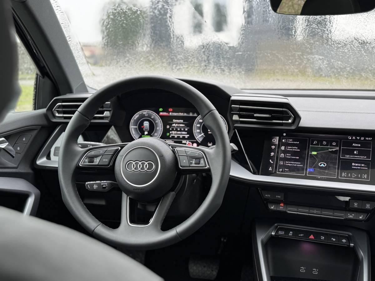 Audi A3 plug-in 2025: guarda la gallery della nuova compatta ibrida 14