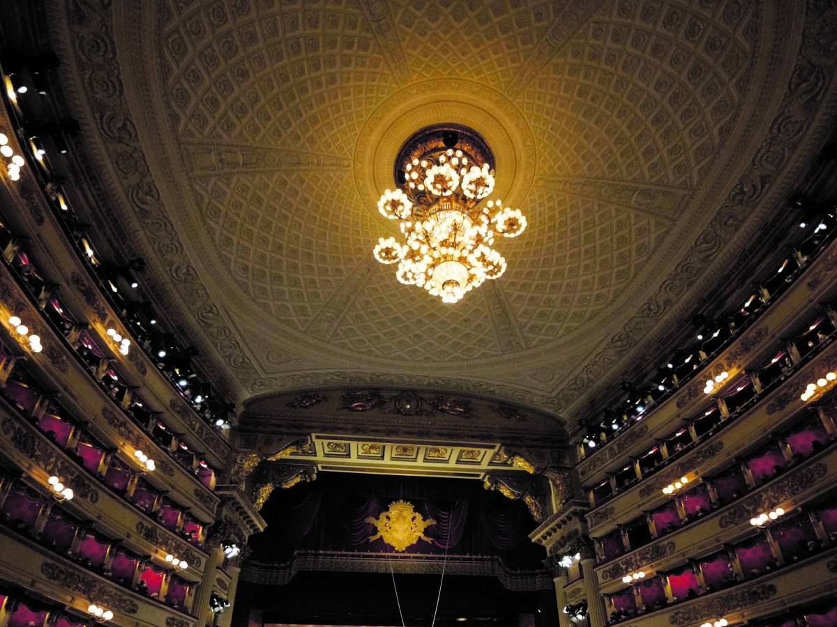 "Palestina libera", ma la maschera licenziata dalla Scala sarà risarcita: la scelta delle toghe