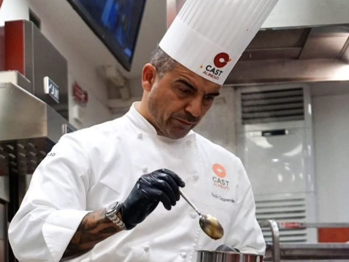 "No comunisti o con problemi di orientamento sessuale". Bufera sullo chef stellato "No comunisti o con problemi di orientamento sessuale". Bufera sullo chef stellato