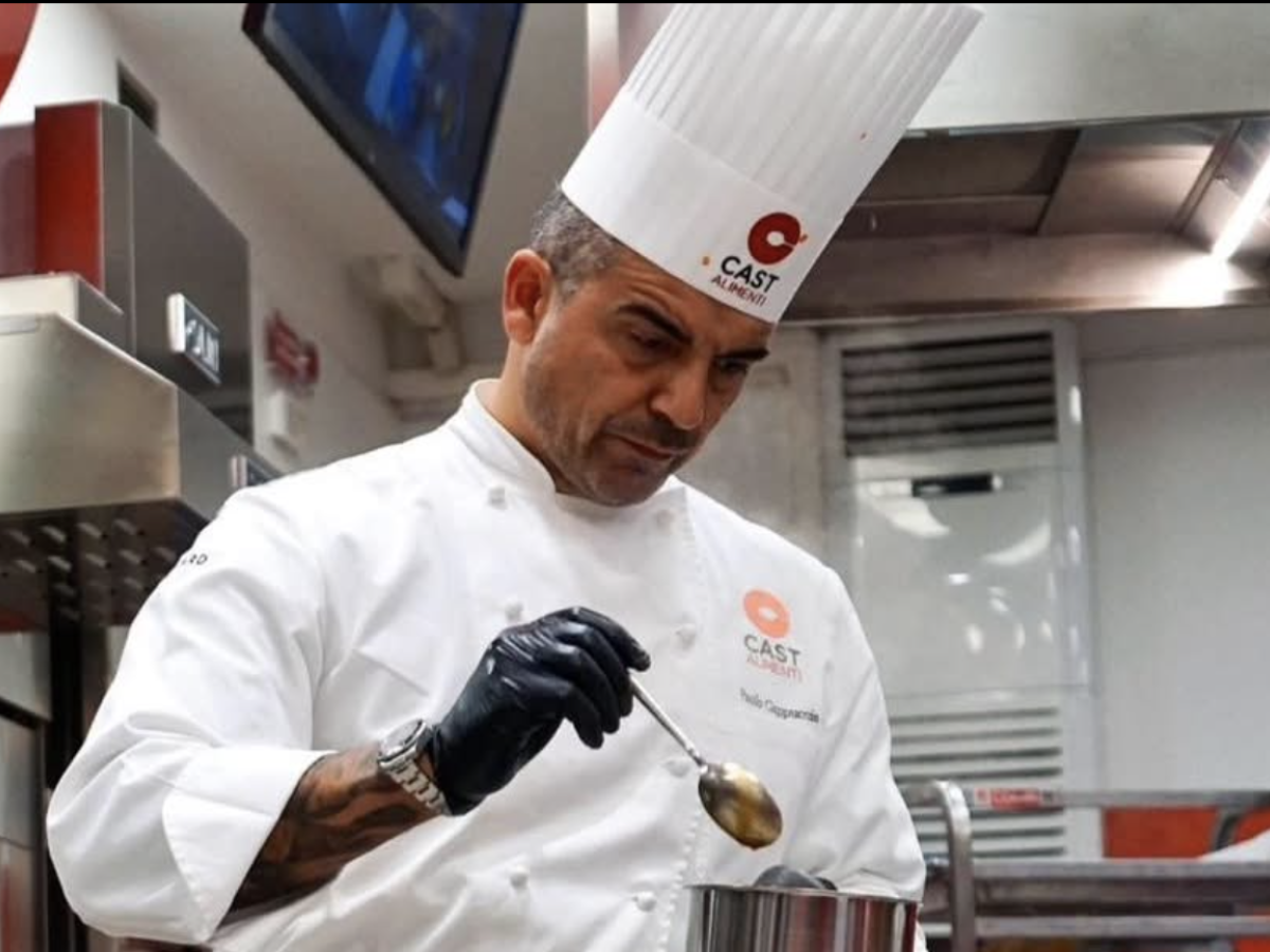 Paolo Cappuccio, chi è lo chef minacciato per il suo post: "Ecco perché ho dovuto farlo" Paolo Cappuccio, chi è lo chef minacciato per il suo post: "Ecco perché ho dovuto farlo"