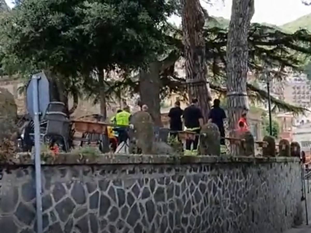 Roma, 61enne uccide un uomo per vendetta: "Hai ucciso mio figlio". Choc a Rocca di Papa Roma, 61enne uccide un uomo per vendetta: "Hai ucciso mio figlio". Choc a Rocca di Papa