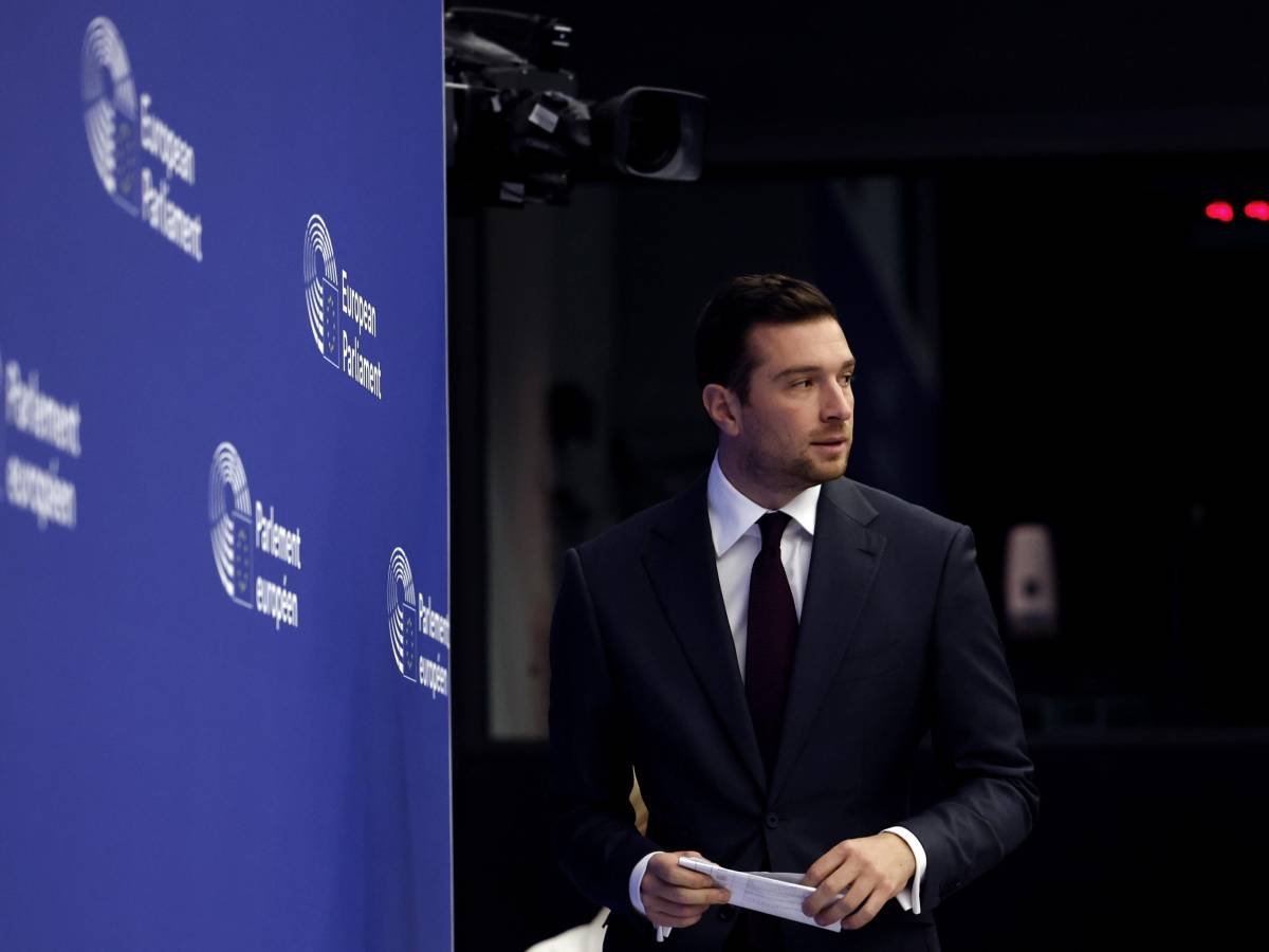 Perquisita la sede di Rassemblement National. Bardella: "Persecuzione politica" Perquisita la sede di Rassemblement National. Bardella: "Persecuzione politica"