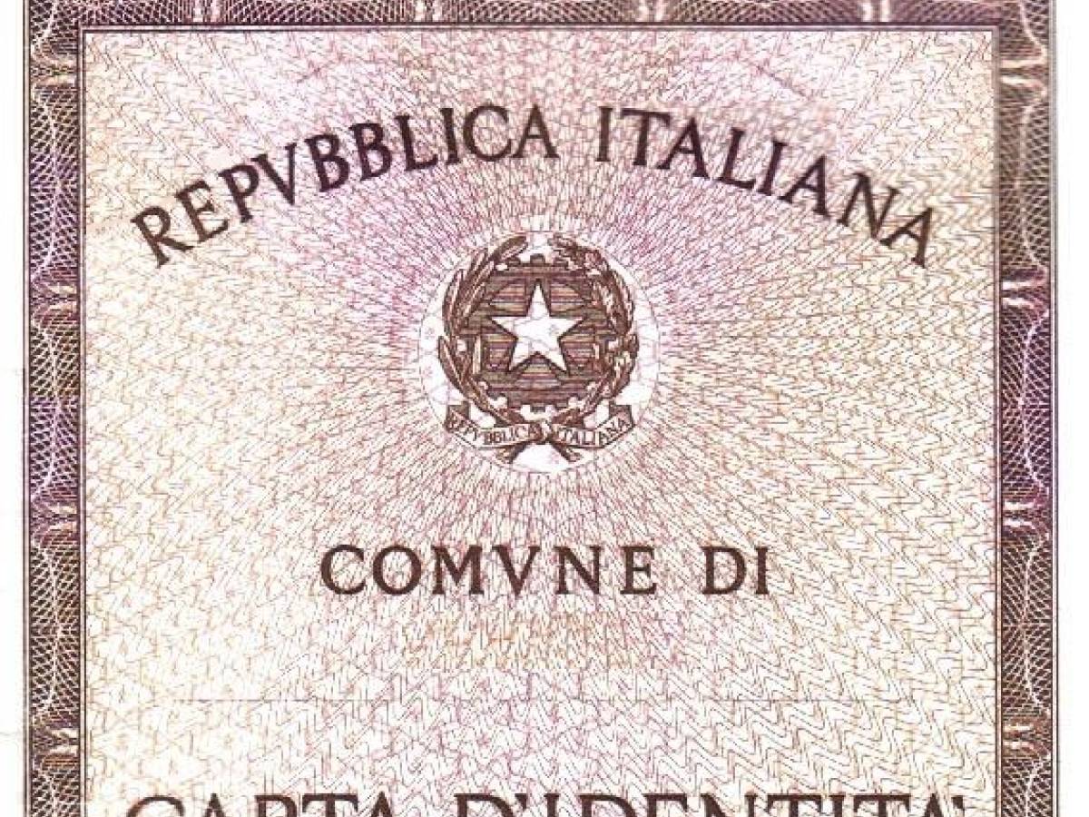 carta d identit224 addio a quella cartacea ecco quando non sar224 pi249 valida e come richiedere quella elettronica
