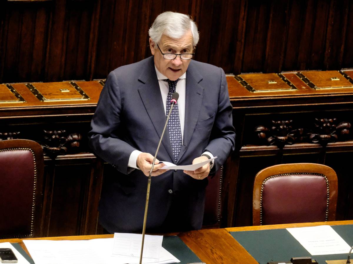 tajani magari scendesse in campo offensiva di renzi lascio mondadori