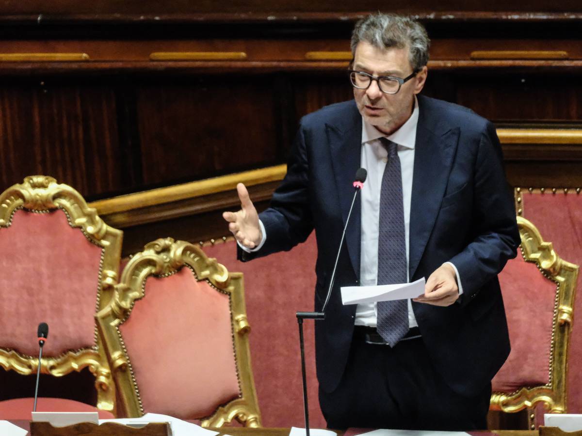 giorgetti difende i conti niente manovra correttiva pi249 spese per difesa e ucraina