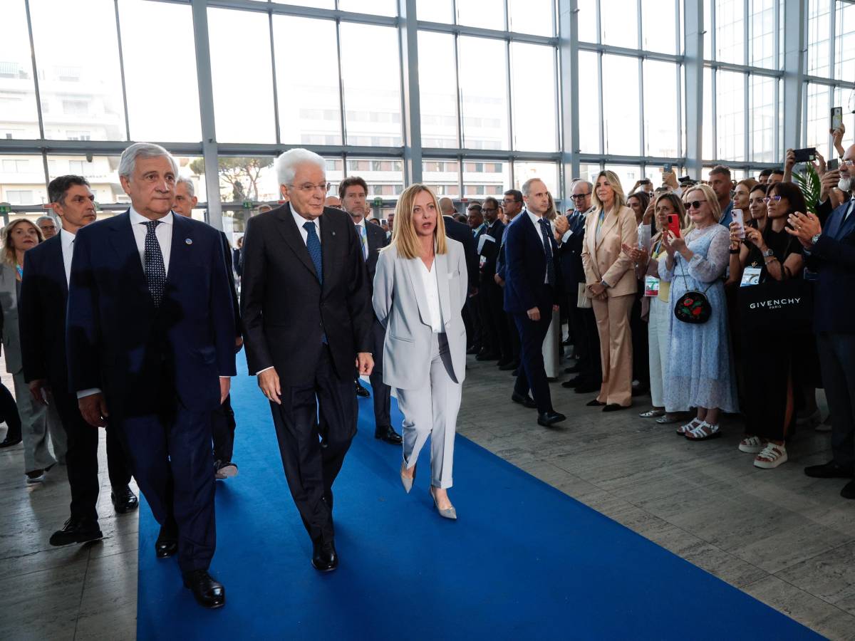 Mattarella: "Kiev non è sola". E Rubio vede Lavrov: "Proposta di pace russa, la porterò a Trump" Mattarella: "Kiev non è sola". E Rubio vede Lavrov: "Proposta di pace russa, la porterò a Trump"