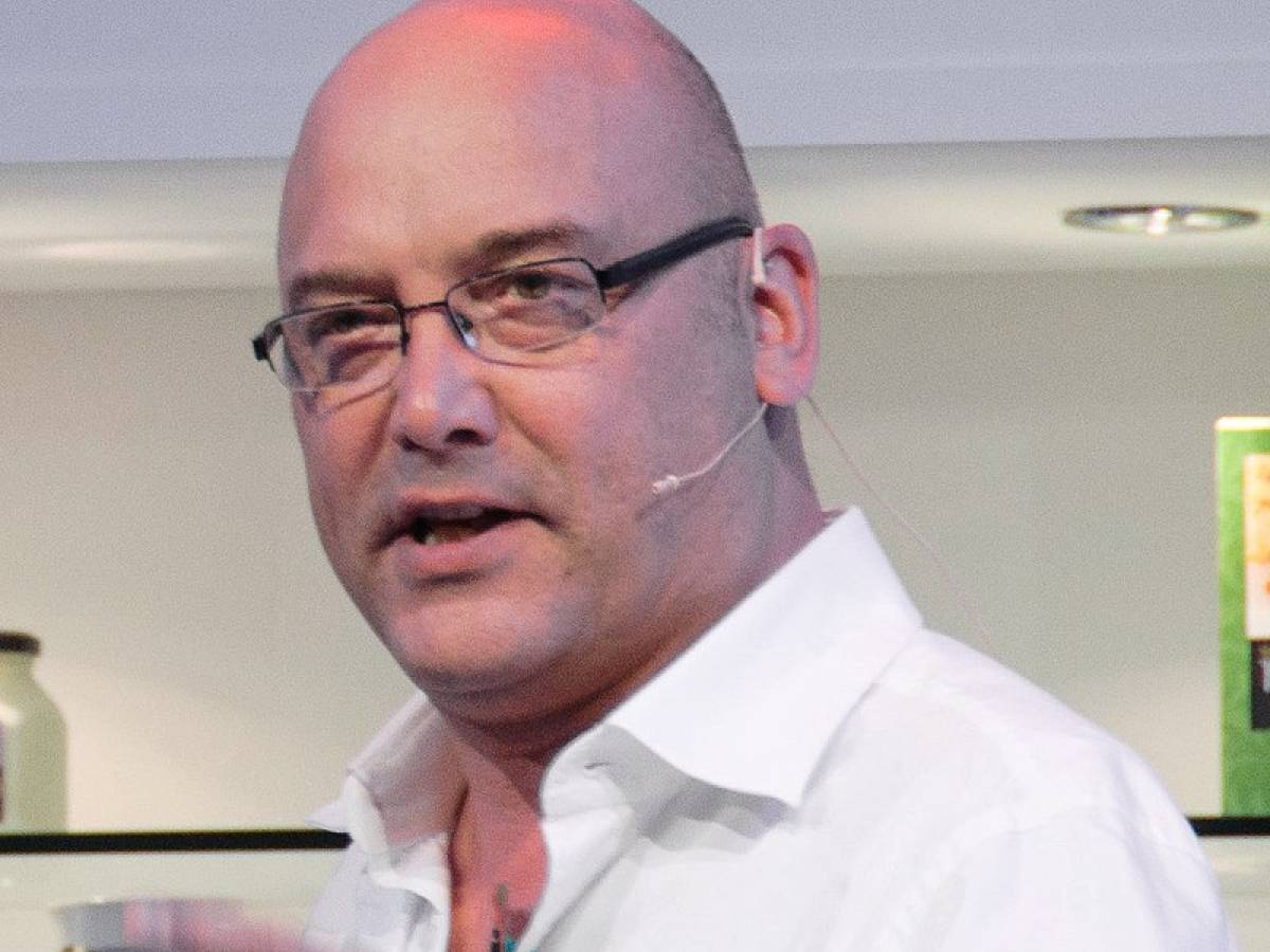 il re di masterchef licenziato per palpeggiamenti e frasi volgari ecco cosa 232 successo
