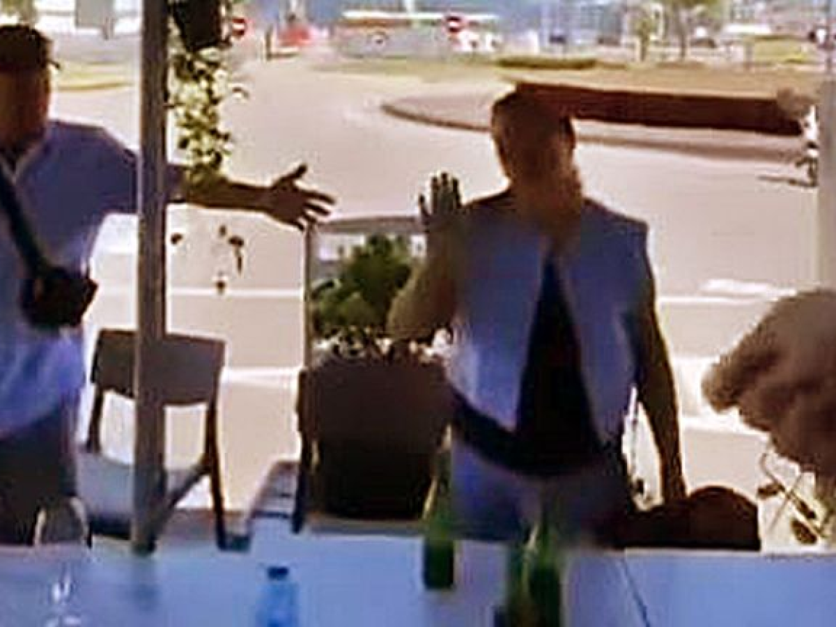 via da qui figli di p ristoratore insulta e caccia via i clienti israeliani