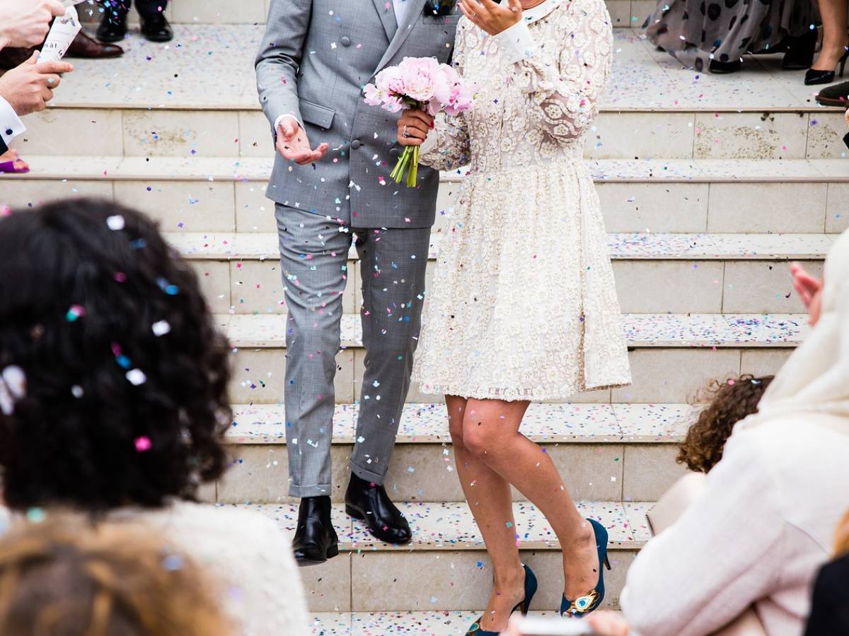 Matrimonio con rito civile, come farsi sposare da un amico. Tutto quello che c Matrimonio con rito civile, come farsi sposare da un amico. Tutto quello che c