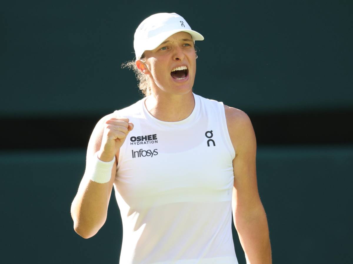 iga swiatek 232 la regina di wimbledon anisimova abbattuta da un doppio 6 0