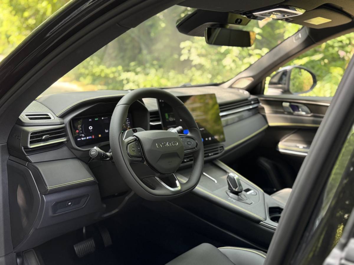 Lynk&Co 01 2025: guarda la gallery del nuovo SUV plug-in 16