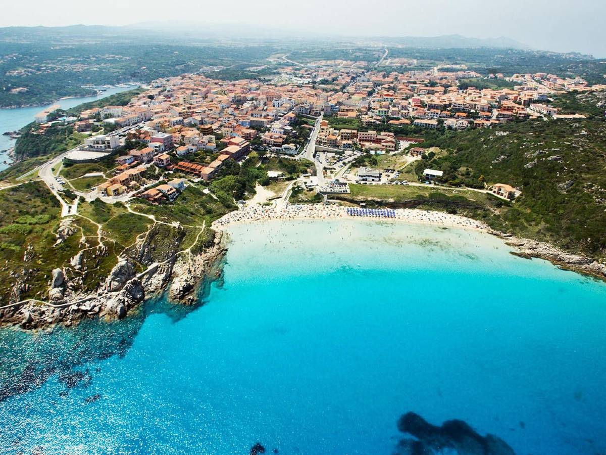 escherichia coli in sardegna scatta il divieto di balneazione ecco dove e cosa 232 il batterio