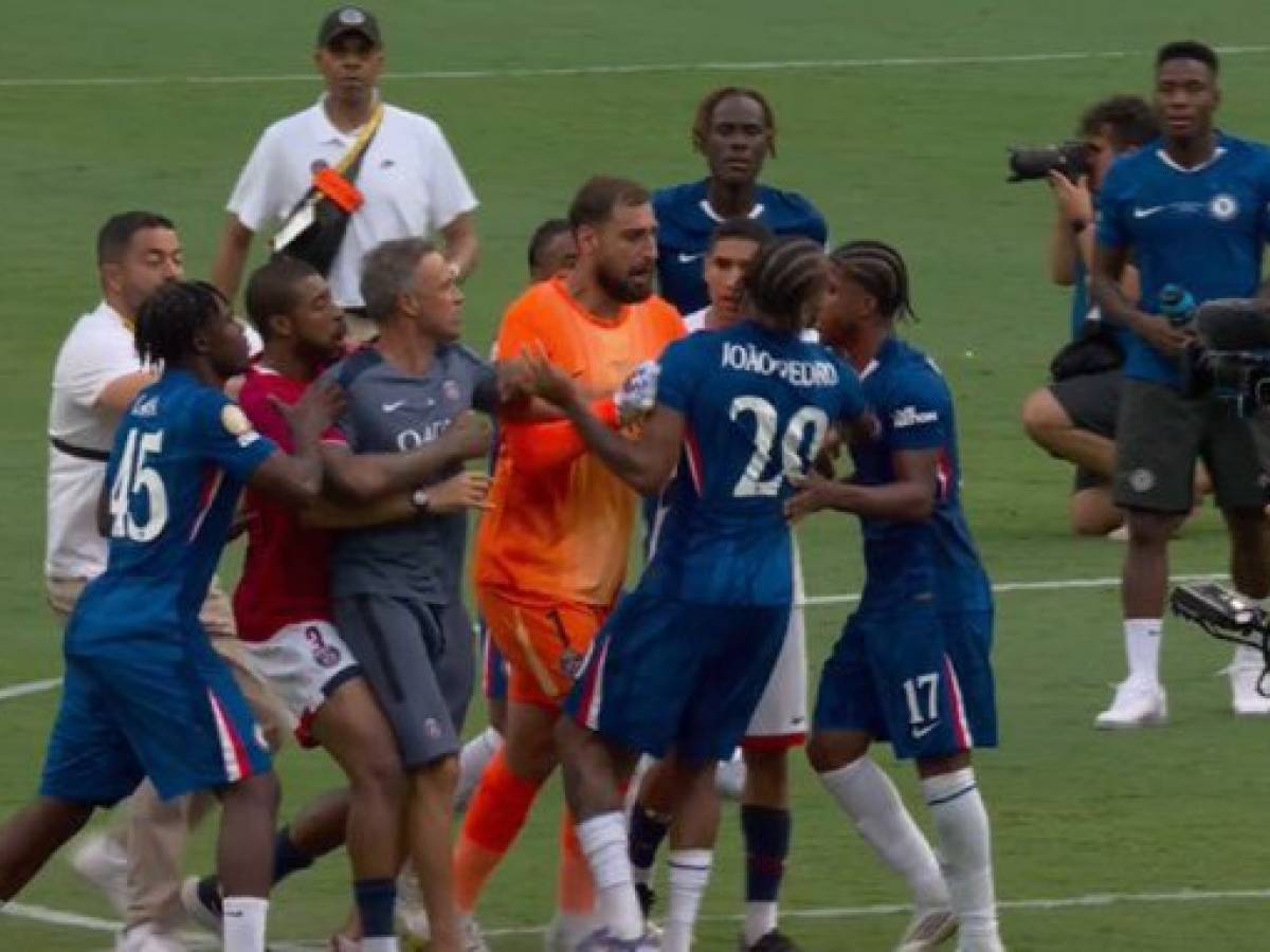 Il Mondiale per Club finisce a botte, clamorosa rissa dopo Chelsea Psg Il Mondiale per Club finisce a botte, clamorosa rissa dopo Chelsea Psg