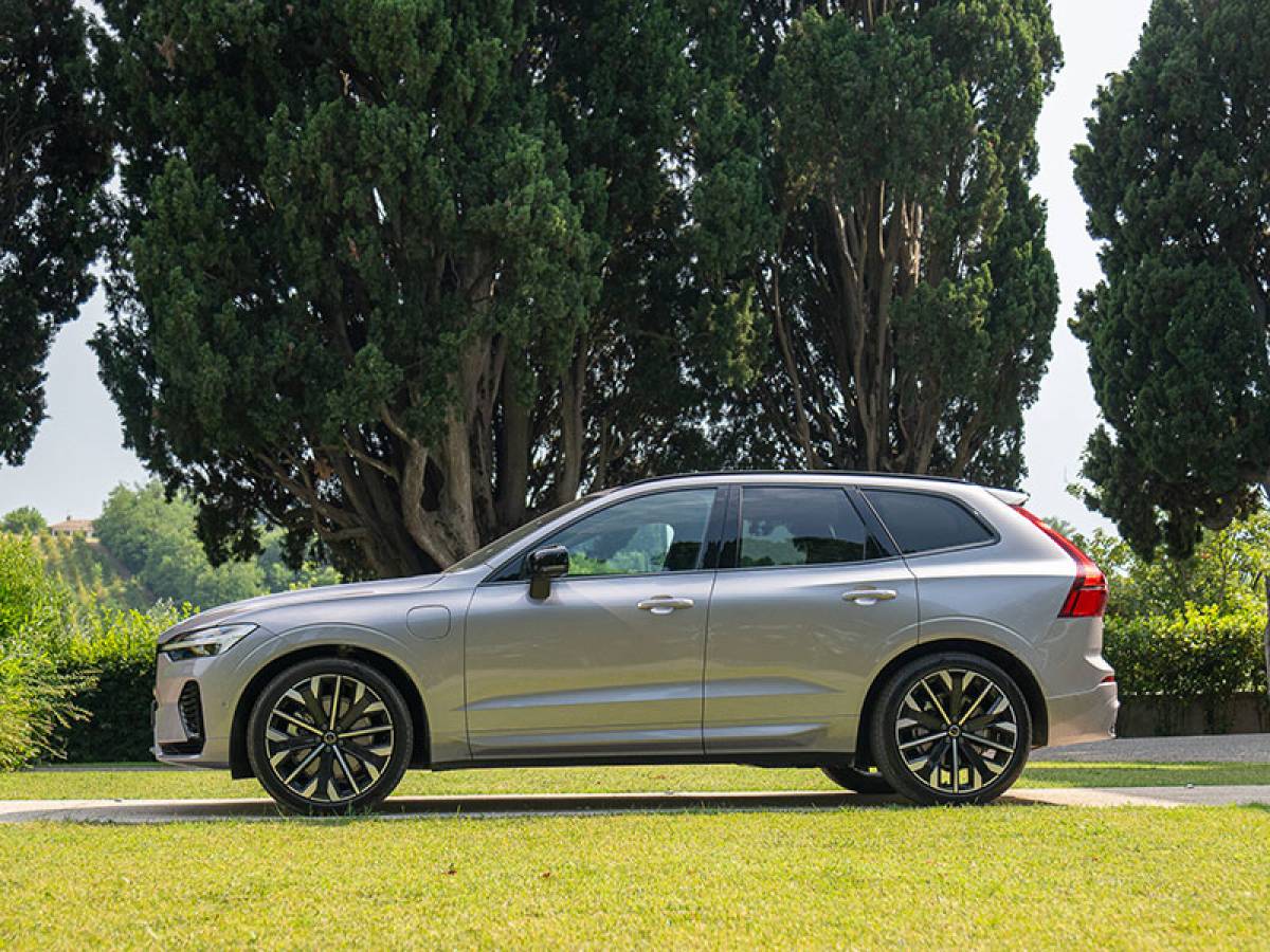 Volvo XC60 Plug-in MY2026