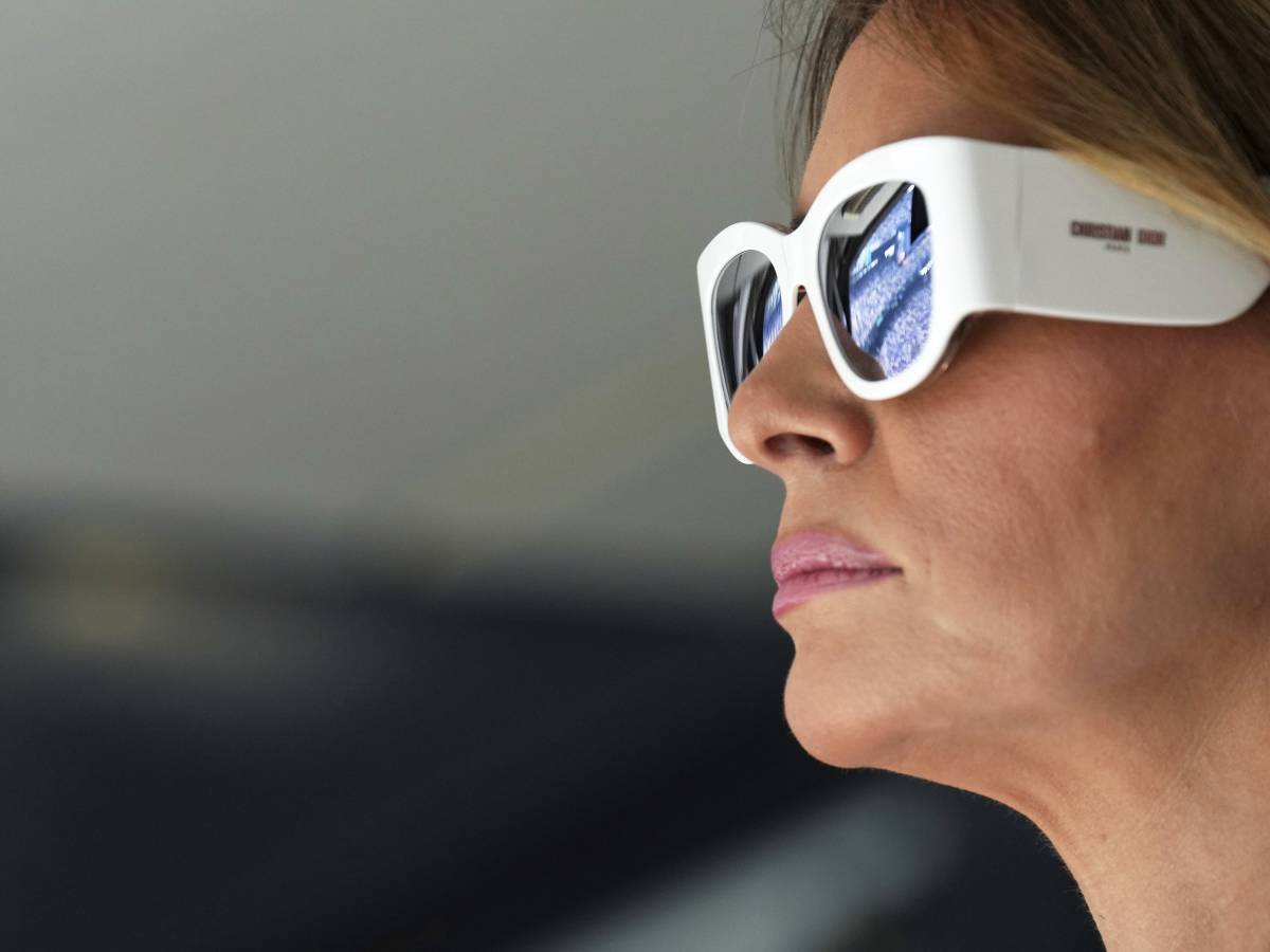 Il vento anti Putin e il fattore Melania. La first lady diventa l’eroina di Kiev Il vento anti Putin e il fattore Melania. La first lady diventa l’eroina di Kiev