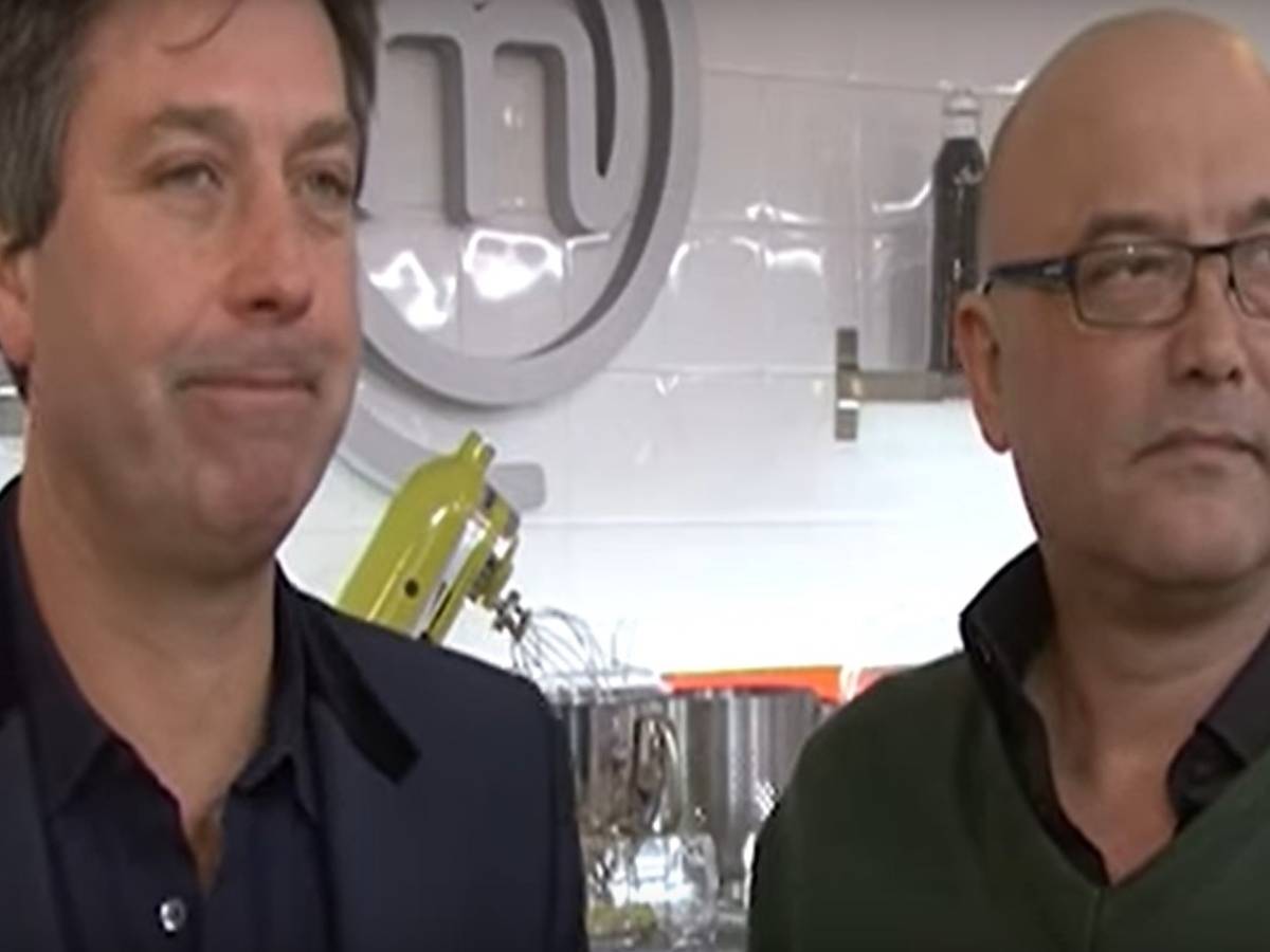 Masterchef, licenziati due giudici: "Insulti razzisti e molestie" Masterchef, licenziati due giudici: "Insulti razzisti e molestie"
