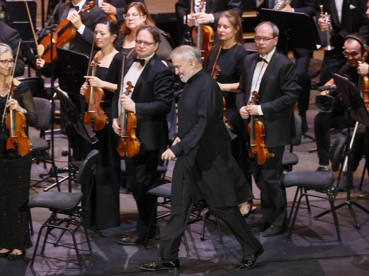 Caserta, annullato il concerto diretto dal russo Gergiev Caserta, annullato il concerto diretto dal russo Gergiev
