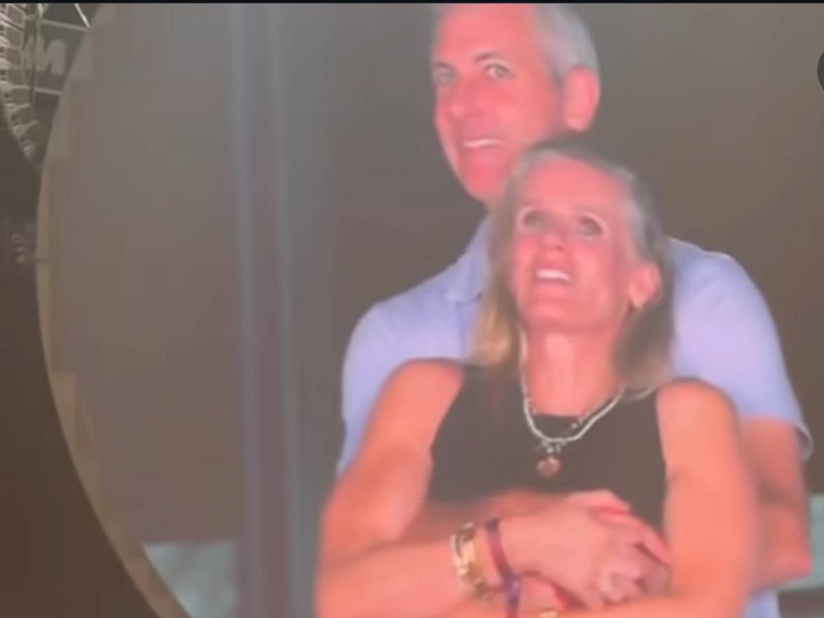 Lo "schiaffo" della moglie tradita al ceo beccato al concerto dei Coldplay. Chi è Megan Kerrigan