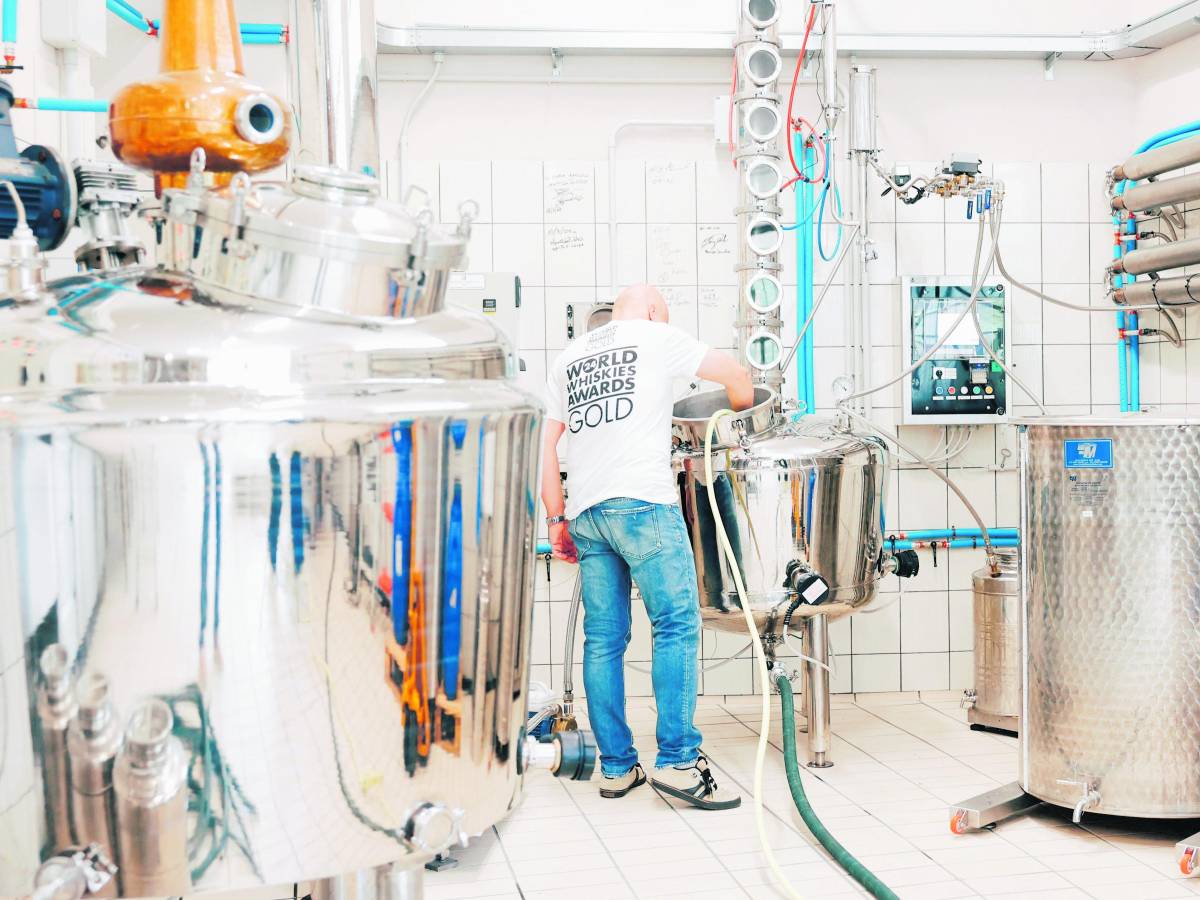 Da mugnai a distillatori. E la farina del loro sacco adesso diventa whisky Da mugnai a distillatori. E la farina del loro sacco adesso diventa whisky