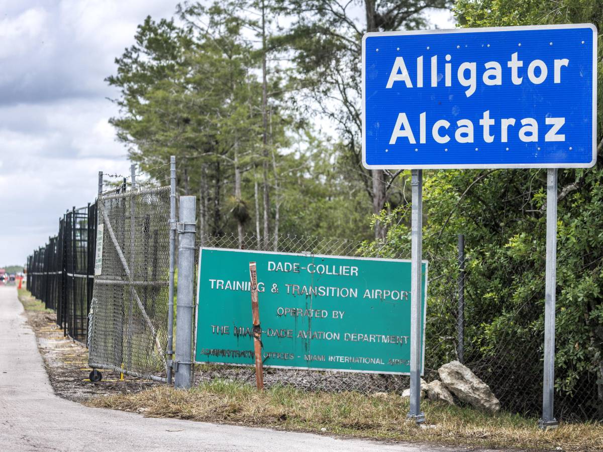 stati uniti due italiani detenuti nel centro migranti alligator alcatraz