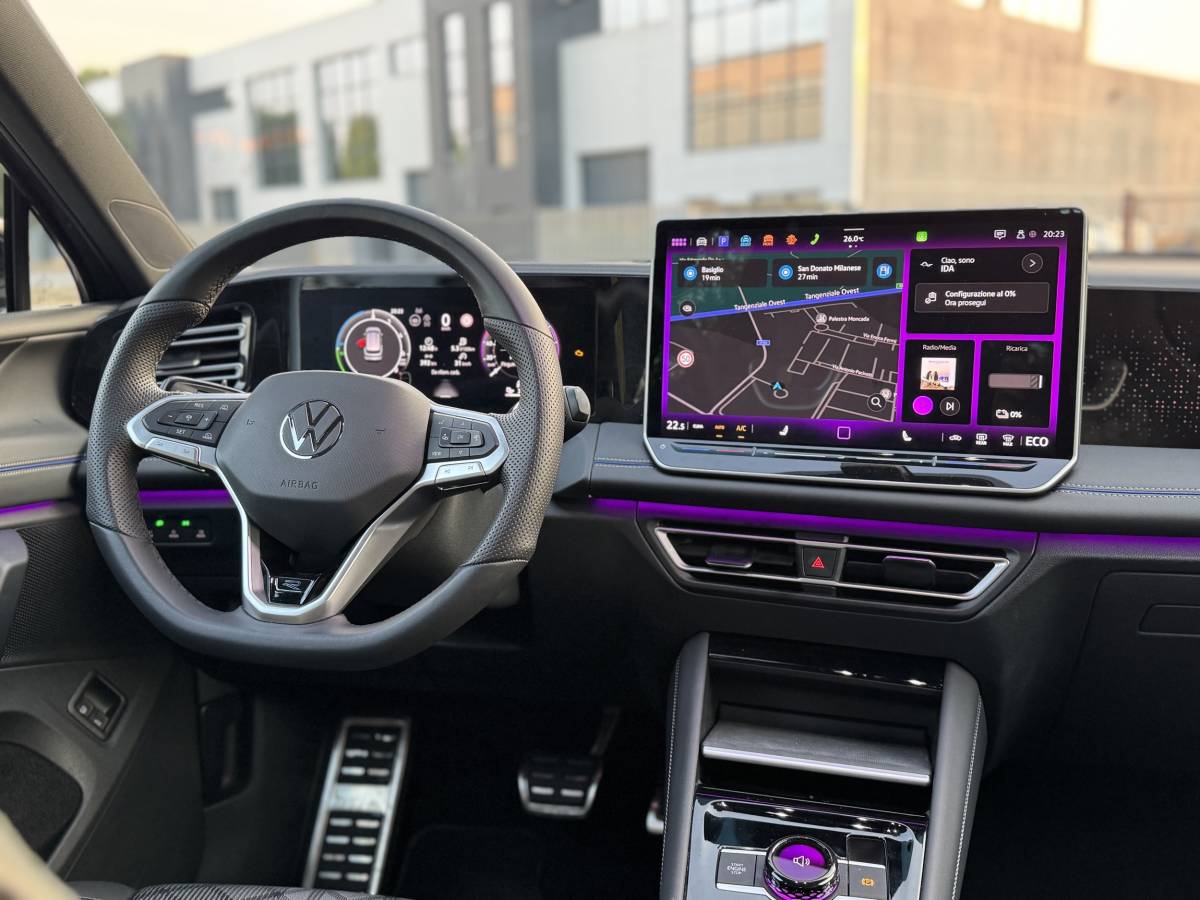 Volkswagen Tiguan eHybrid: guarda la gallery del nuovo SUV ibrido 18