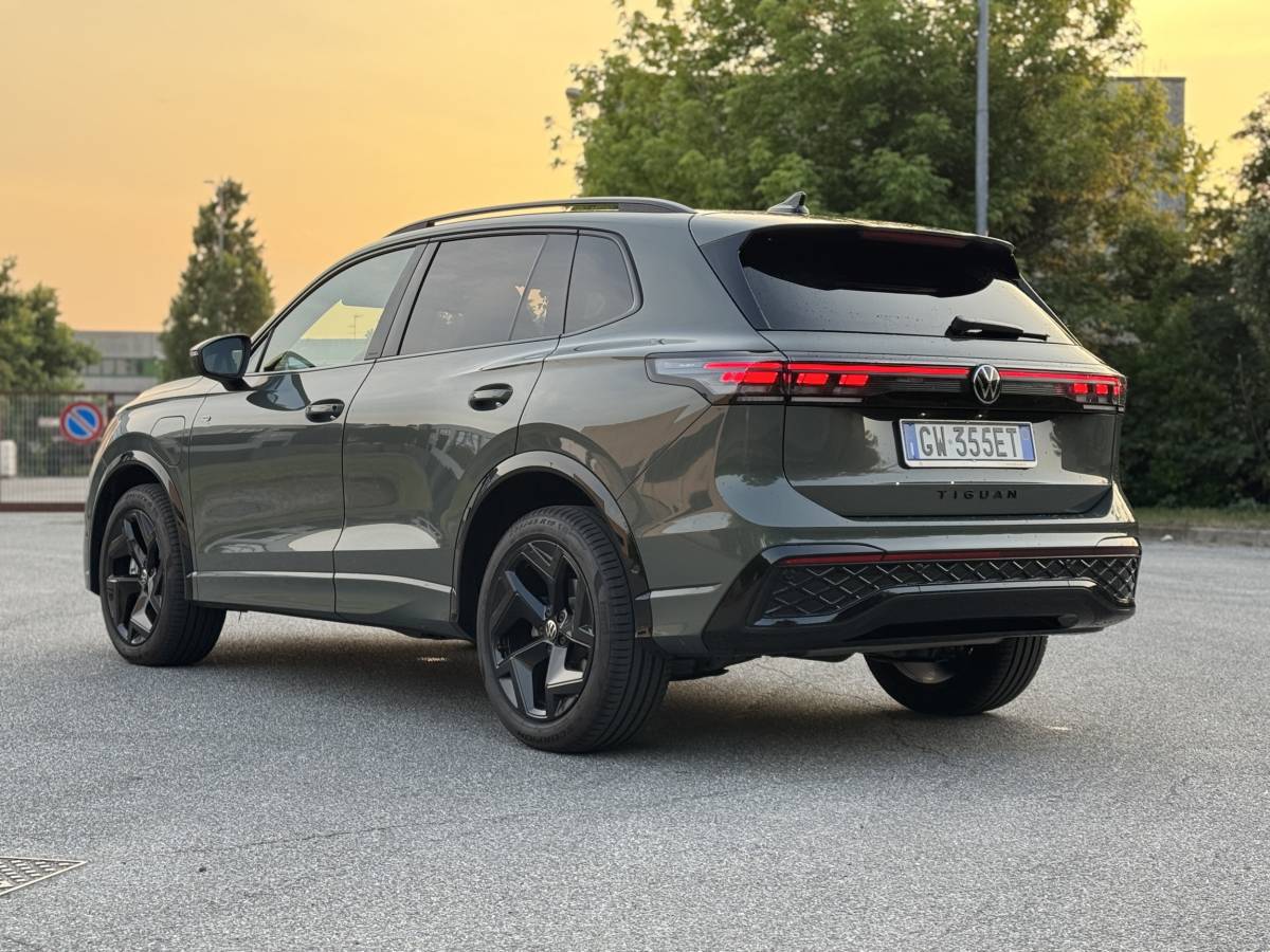 Volkswagen Tiguan eHybrid: guarda la gallery del nuovo SUV ibrido 8