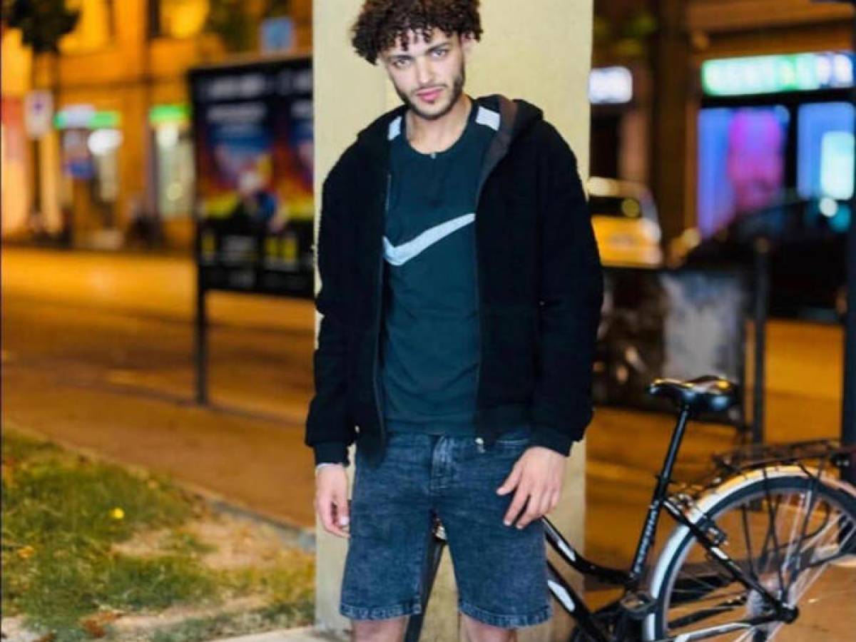 Rissa in centro, un 23enne ucciso con coltelli e cocci di bottiglia Rissa in centro, un 23enne ucciso con coltelli e cocci di bottiglia