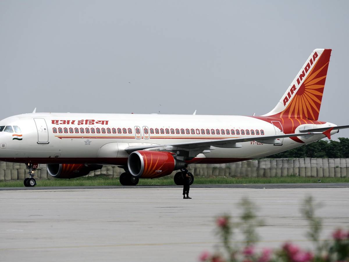 Air India, ci risiamo. Aereo finisce fuori pista mentre atterra a Mumbai Air India, ci risiamo. Aereo finisce fuori pista mentre atterra a Mumbai