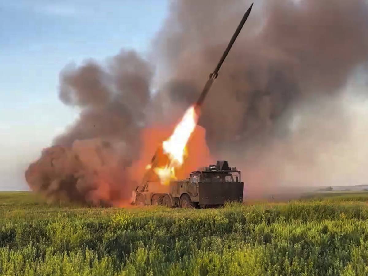 Ucraina, raid russi su Odessa, colpito il mercato storico Ucraina, raid russi su Odessa, colpito il mercato storico