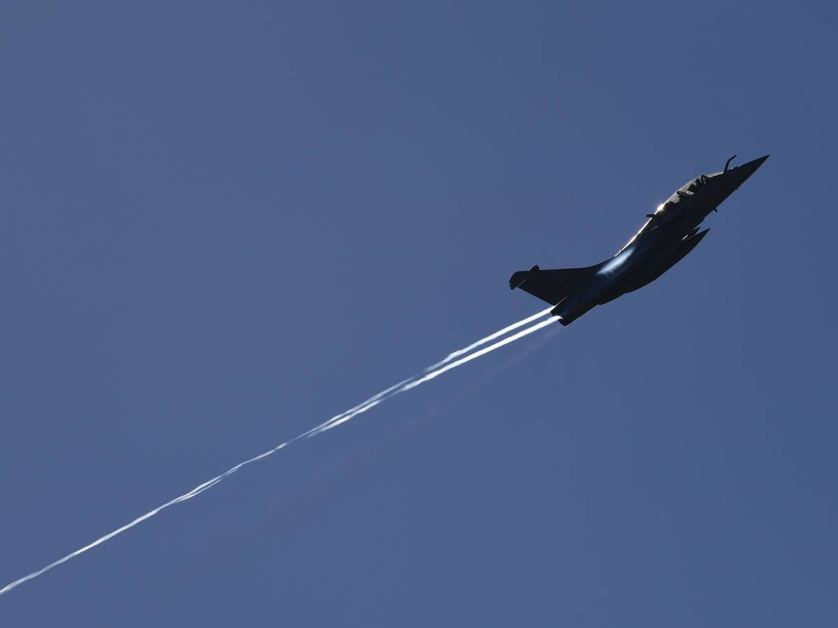 "Abbiamo perso un Mirage": cosa è successo al caccia francese sui cieli di Kiev "Abbiamo perso un Mirage": cosa è successo al caccia francese sui cieli di Kiev