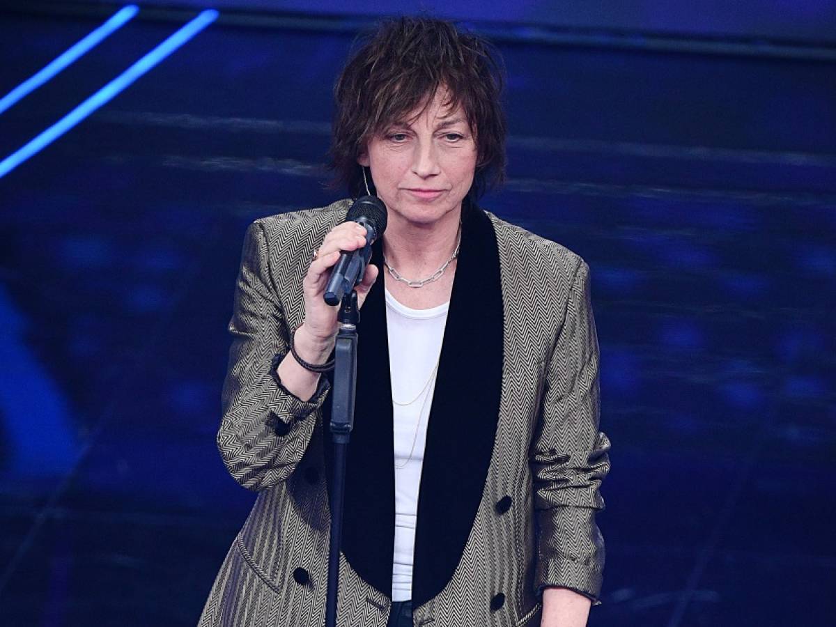 incidente sul palco per gianna nannini come si 232 rotta il braccio