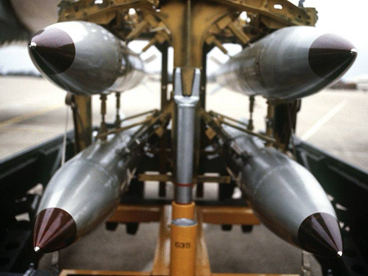 Gli Usa portano altre testate nucelari B61 12 in Europa: cosa c Gli Usa portano altre testate nucelari B61 12 in Europa: cosa c