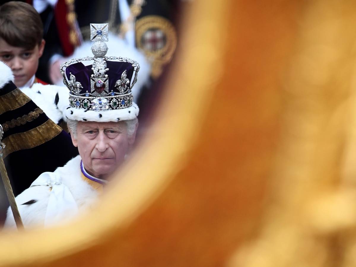 Amore, scandalo e un erede nascosto: il segreto che può cambiare la corona inglese Amore, scandalo e un erede nascosto: il segreto che può cambiare la corona inglese