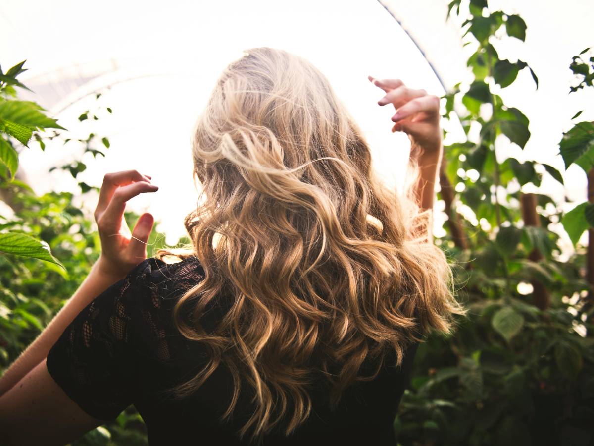 capelli mossi effetto onde del mare a chi stanno bene e come farli