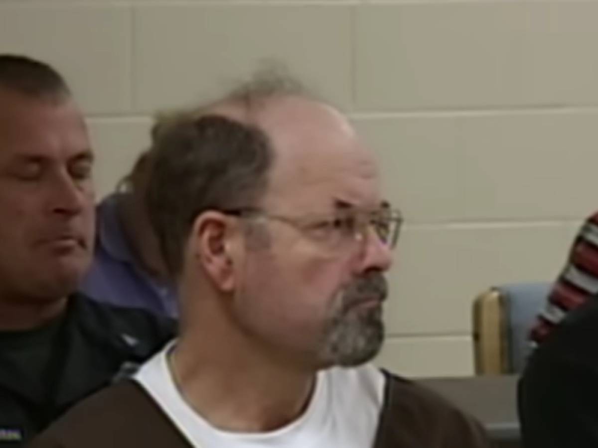 Lega, tortura, uccidi. Dennis Rader, il serial killer più inquietante di sempre Lega, tortura, uccidi. Dennis Rader, il serial killer più inquietante di sempre