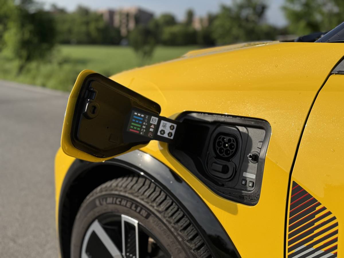 Renault 5 E-Tech: guarda la gallery della nuova elettrica dal design iconico 15