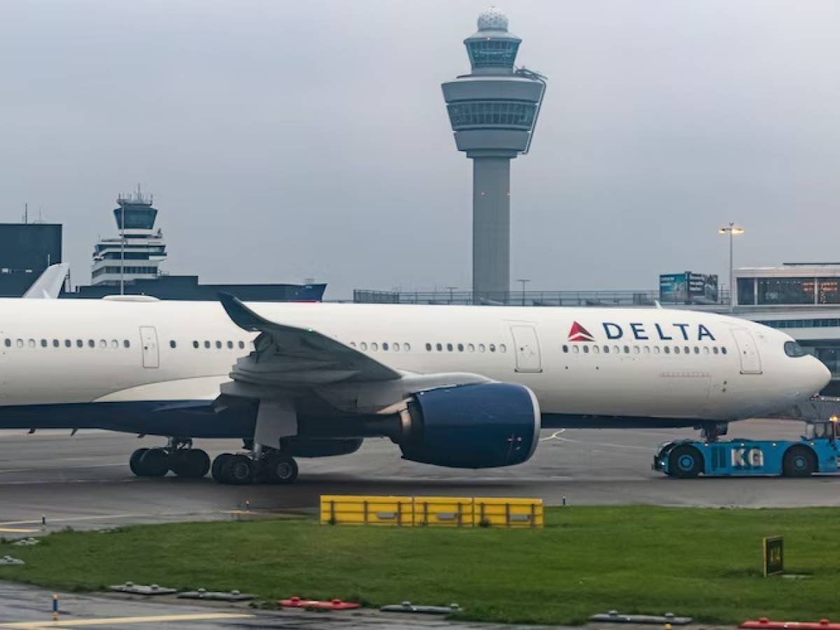 paura su un volo diretto ad amsterdam 25 feriti per forti turbolenze