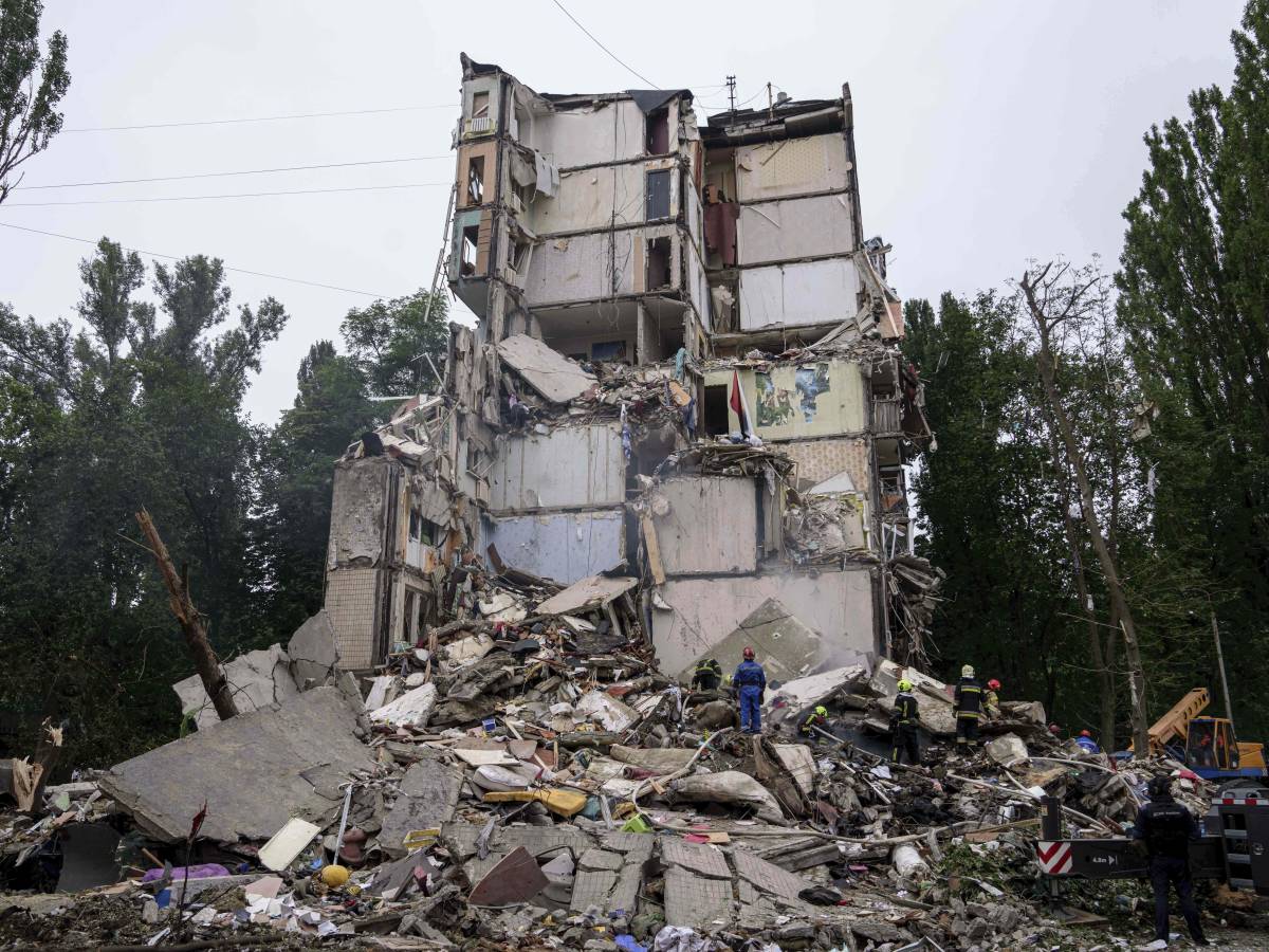 Droni sul centro di Kiev: ancora vittime. L