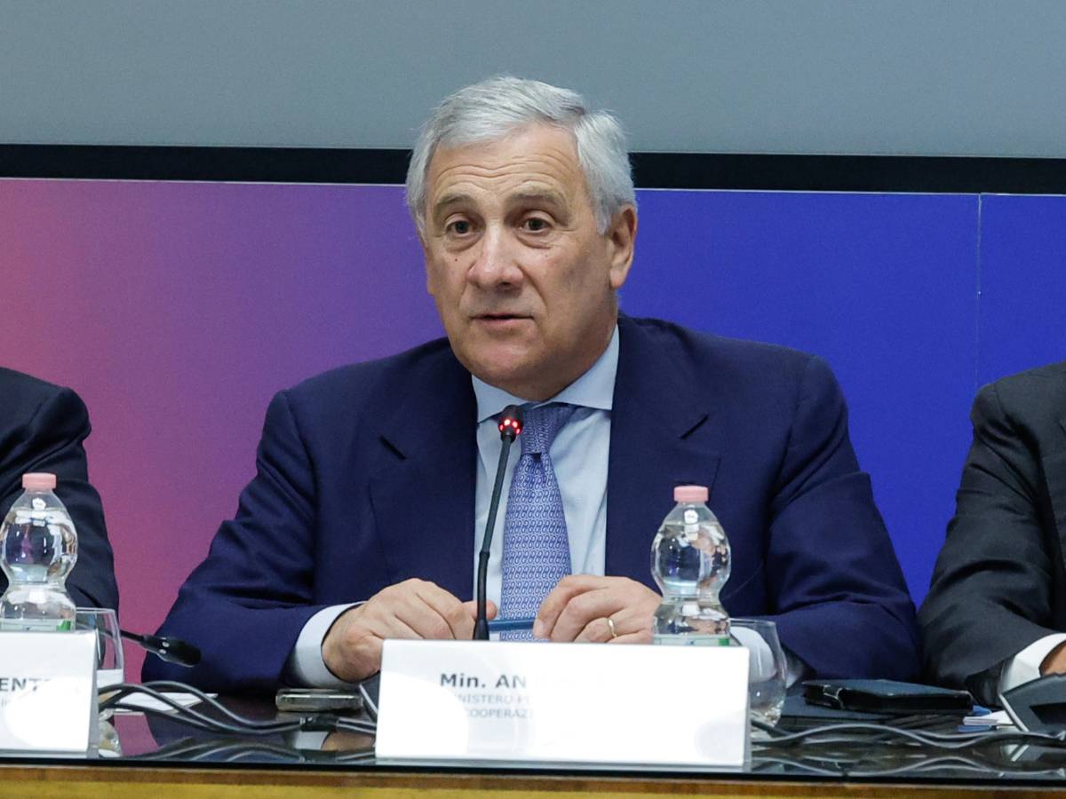 Caso Macron: Tajani: "Forza delle idee vince sulla violenza delle parole"