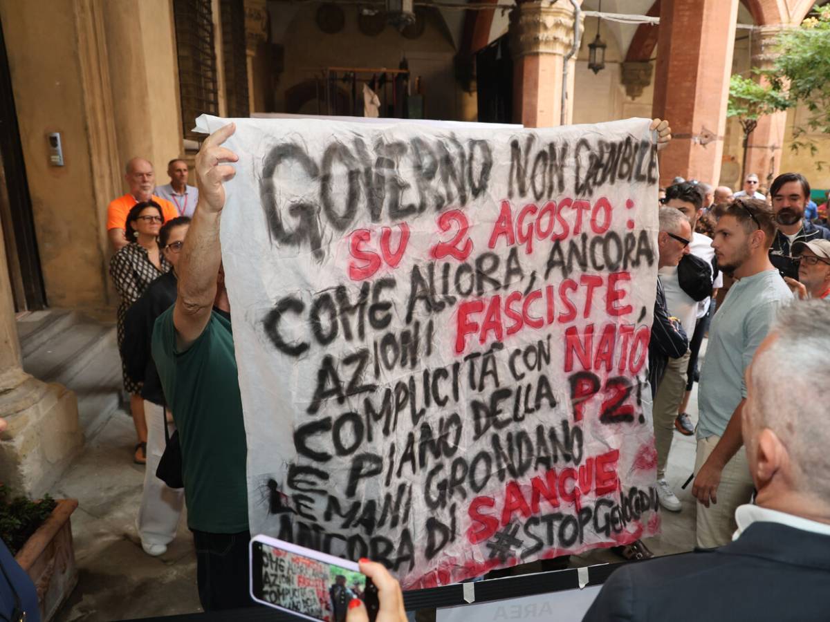 meloni sotto accusa anche per la strage una delle pagine pi249 buie della storia