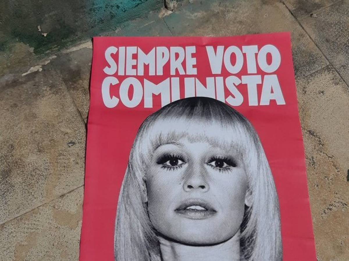 "È una di noi". Raffaella Carrà diventa l "È una di noi". Raffaella Carrà diventa l