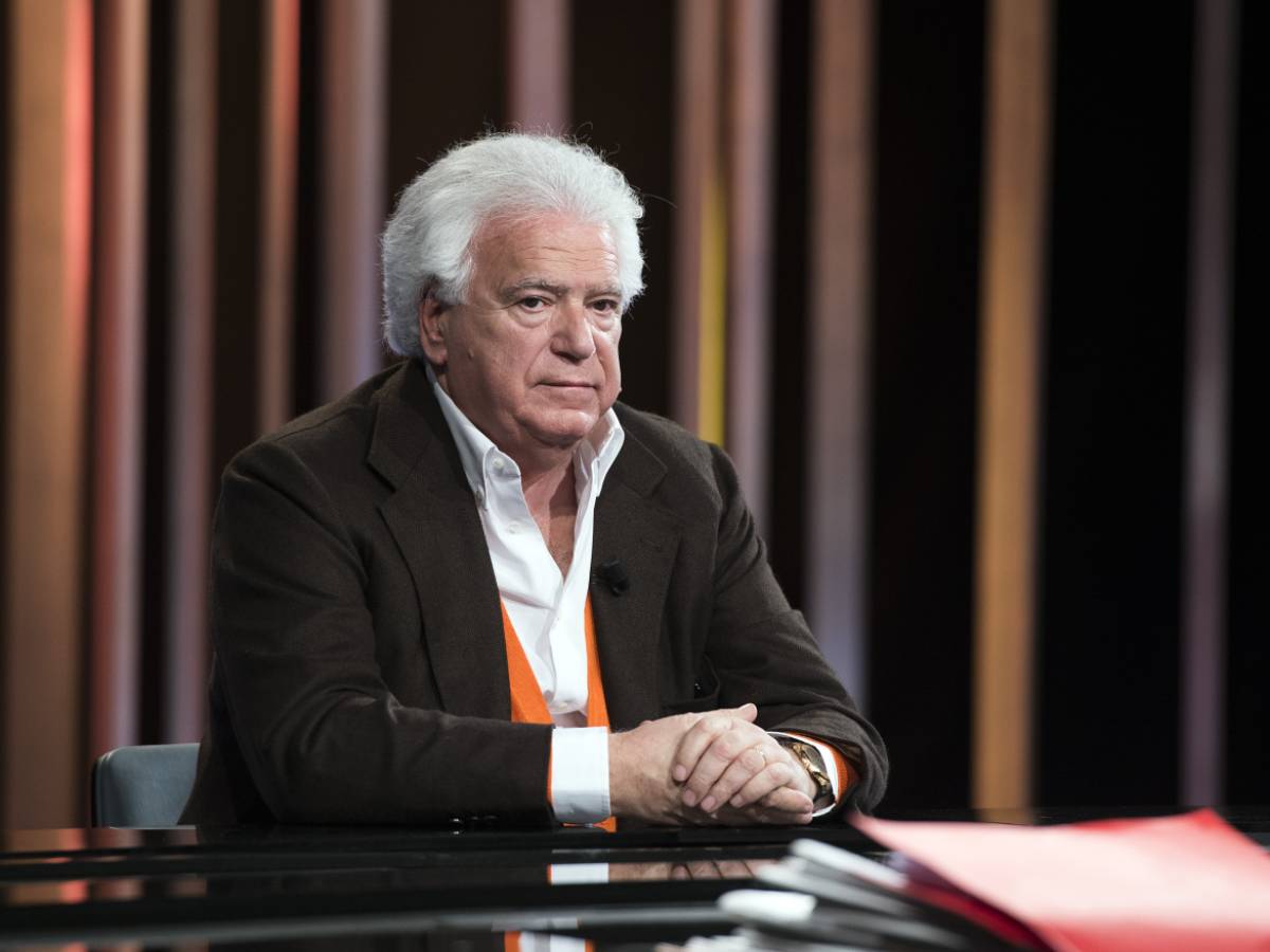 Furto nella villa di Denis Verdini: ladri in azione mentre dormiva. Rubati gioielli e orologi di valore Furto nella villa di Denis Verdini: ladri in azione mentre dormiva. Rubati gioielli e orologi di valore