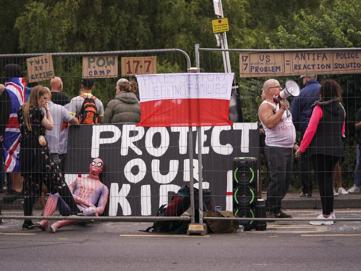 Dodicenne violentata e strangolata, la polizia inglese insabbia la nazionalità degli aggressori Dodicenne violentata e strangolata, la polizia inglese insabbia la nazionalità degli aggressori