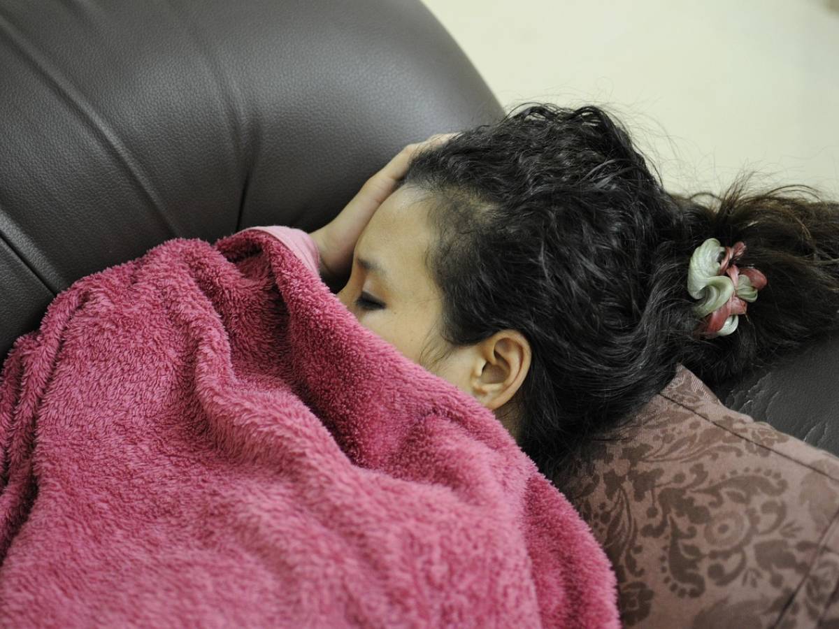 "Rovini il tuo cervello ogni notte (senza saperlo)": ecco il vero nemico del sonno e della salute