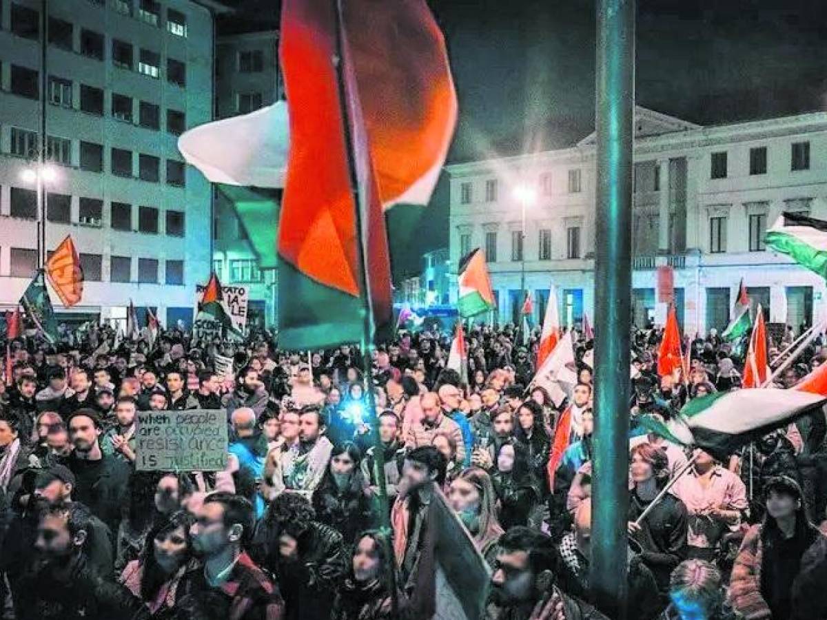 Un anno dopo ancora Italia Israele a Udine. Il Pd guida la rivolta: "Non si deve giocare" Un anno dopo ancora Italia Israele a Udine. Il Pd guida la rivolta: "Non si deve giocare"
