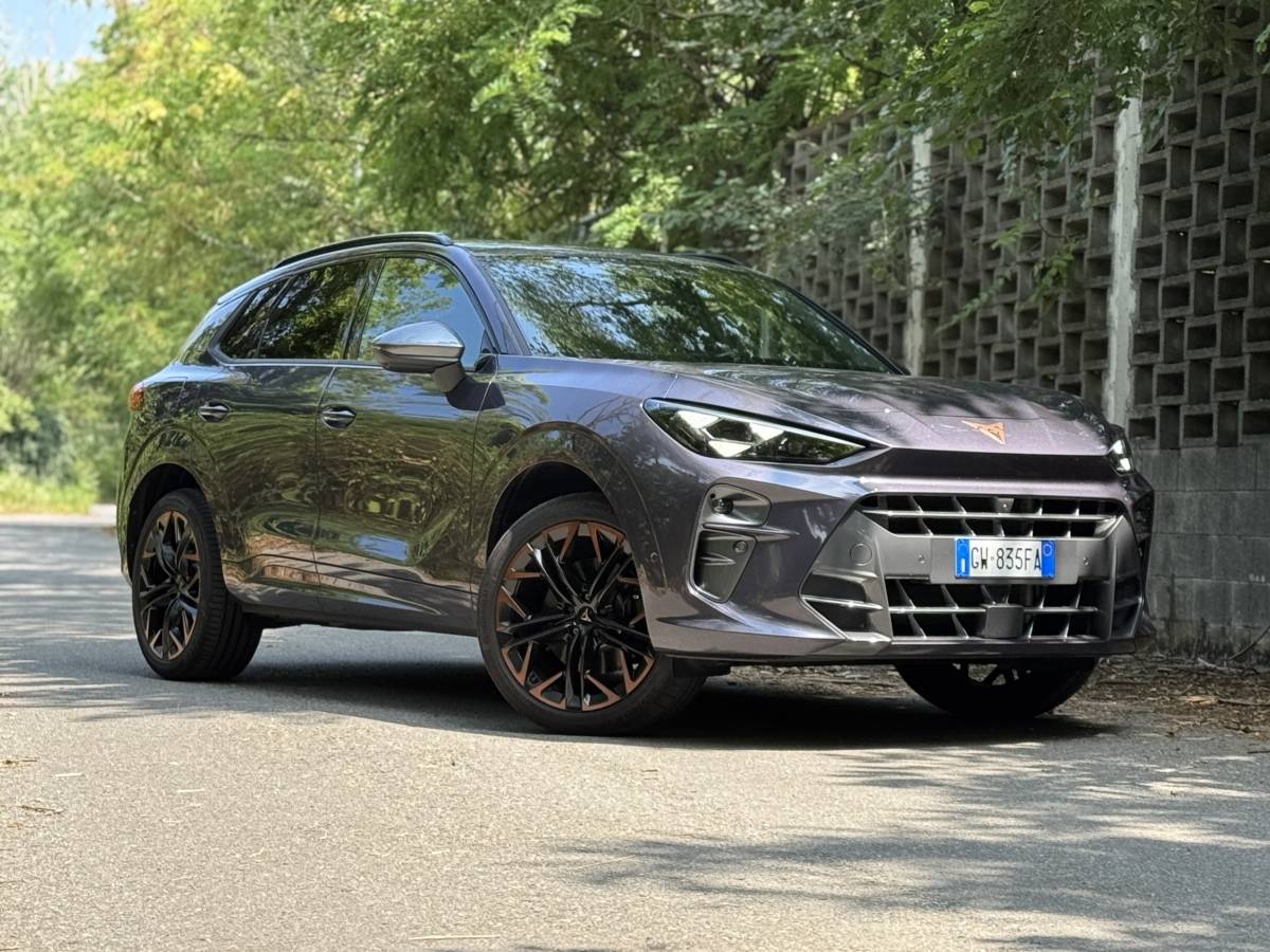 cupra terramar e hybrid il suv sportivo ibrido da 272 cv