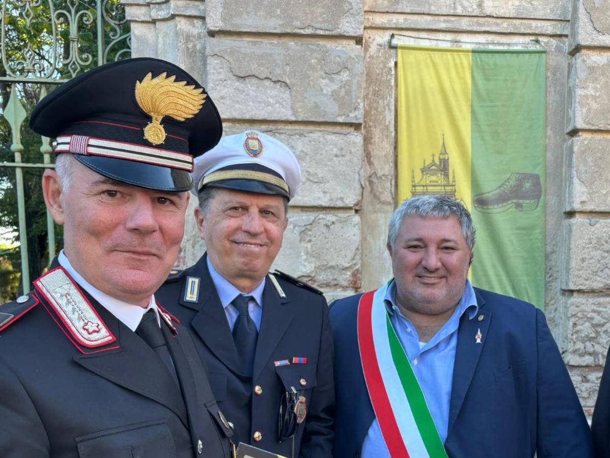 Pianezza, prefettura di Torino controfirma "il patto per la sicurezza urbana" con la prefettura, proposto dal sindaco Castello, per controllo e prevenzione della città Pianezza, prefettura di Torino controfirma "il patto per la sicurezza urbana" con la prefettura, proposto dal sindaco Castello, per controllo e prevenzione della città