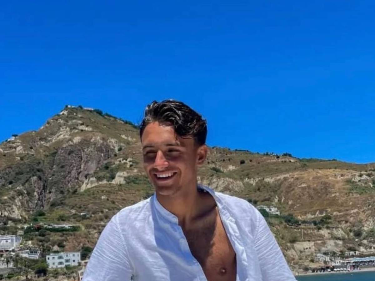 Costa Smeralda, ventenne trovato morto su uno yacht. Sospetti sulle esalazioni del bagno chimico