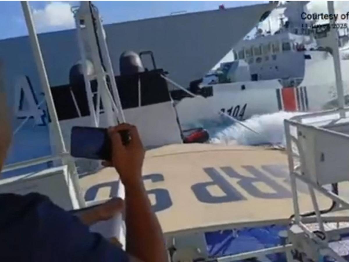tensione in asia scontro tra due navi di pechino inseguivano una motovedetta filippina