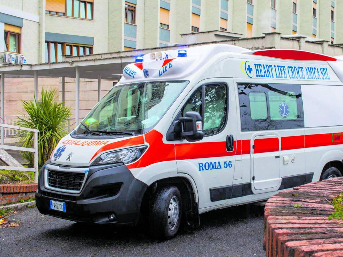 i genitori riposano lui si nasconde in auto bimbo di 4 anni morto per colpo di calore